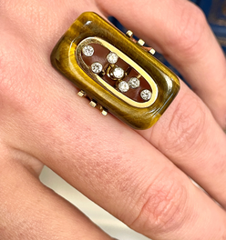 Vintage yellow 14K gold tigers eye and .22 ctw diamond ring, size 5.75