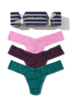 Holiday Exclusive: Signature Lace Low Rise Thong Holiday 3 Pack Cracker