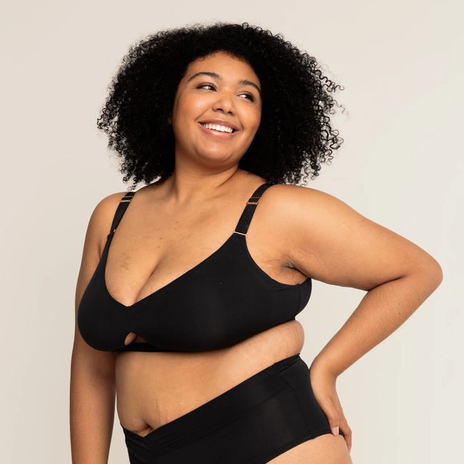 iteration_Comfortable_Supportive_Wireless_Triangle_Bra_Kari_Size_1XP_Onyx_1.webp
