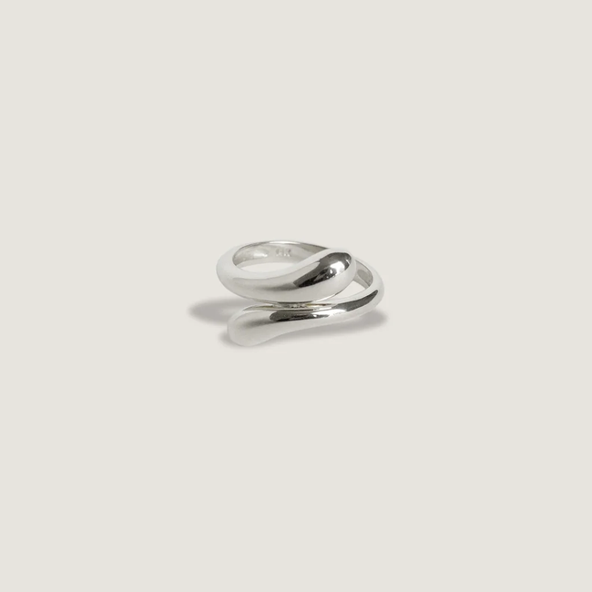 kinn_14k_gold_fine_jewelry_willow_wrap_around_ring_02_Silver_82b43931-daea-4295-8399-a27373c25297.webp