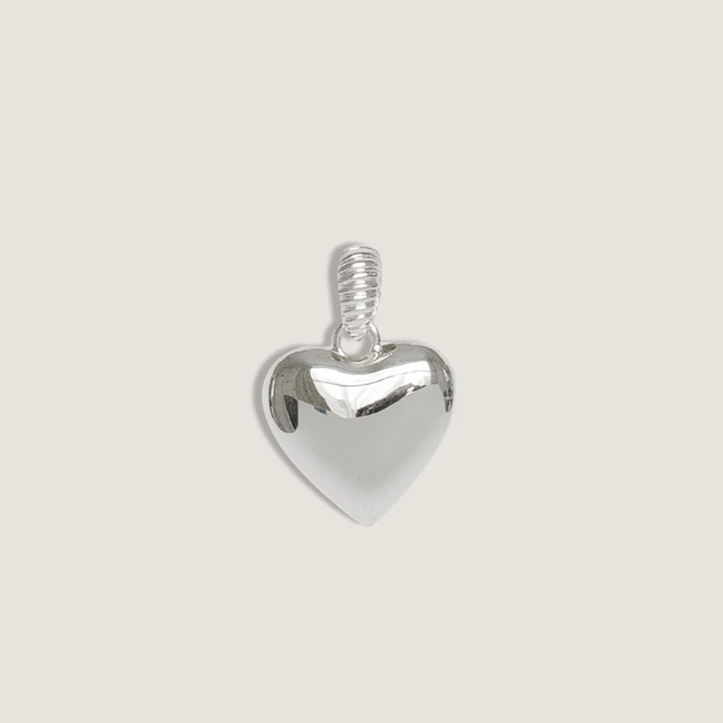 kinn_14k_gold_fine_jewelry_close_to_my_heart_necklace_01_Silver_Pendant-Only_e04684b5-f02c-44d8-8346-fe26db2ff4ea.webp