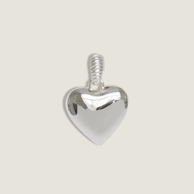 kinn_14k_gold_fine_jewelry_close_to_my_heart_necklace_01_Silver_Pendant-Only_5481eadb-13c0-4d68-b3d4-bf3d95ea1e65.webp
