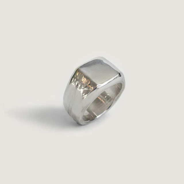 kinn_14k_gold_fine_jewelry_sculpture_collection_5_79889d64-44d0-4531-bb37-3aad244a94e1.webp