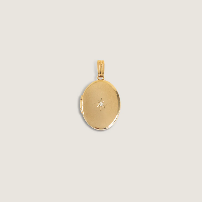 kinn_14k_gold_fine_jewerly_14k_lockets_flatlay-03.webp