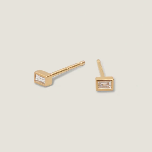 kinn_14k_gold_fine_jewelry_penelope_ii_bar_studs_3.webp