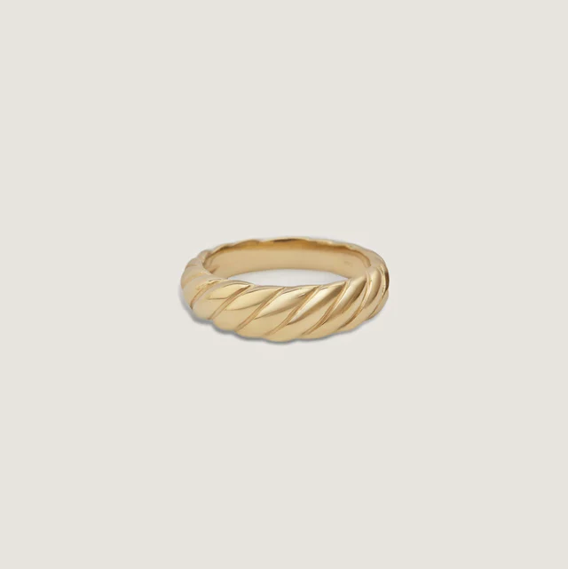 kinn_14k_gold_fine_jewelry_claudine_twist_ring_ii_3.webp