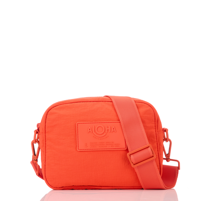 nylon_le_tour_monocrhome_red_haute_1.jpg