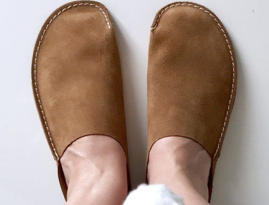 Spanish Leather Artisan Oscar Arenas Shares His Craft