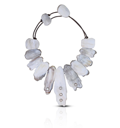 Light Matte Horn Collar