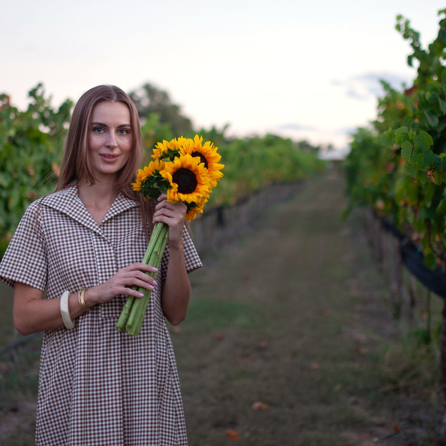 weekender gingham sunflower.jpg