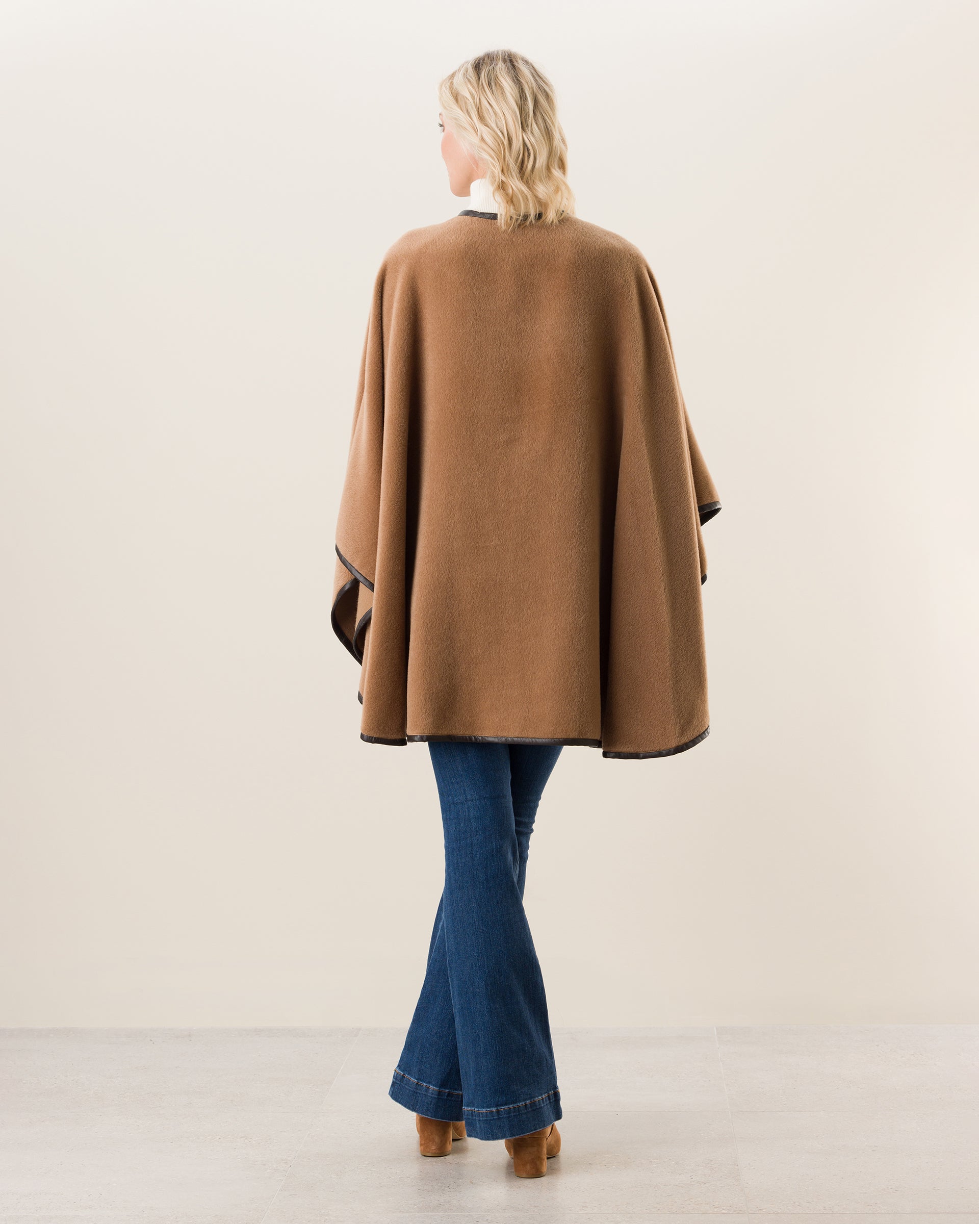 Arequipa Alpaca Cape
