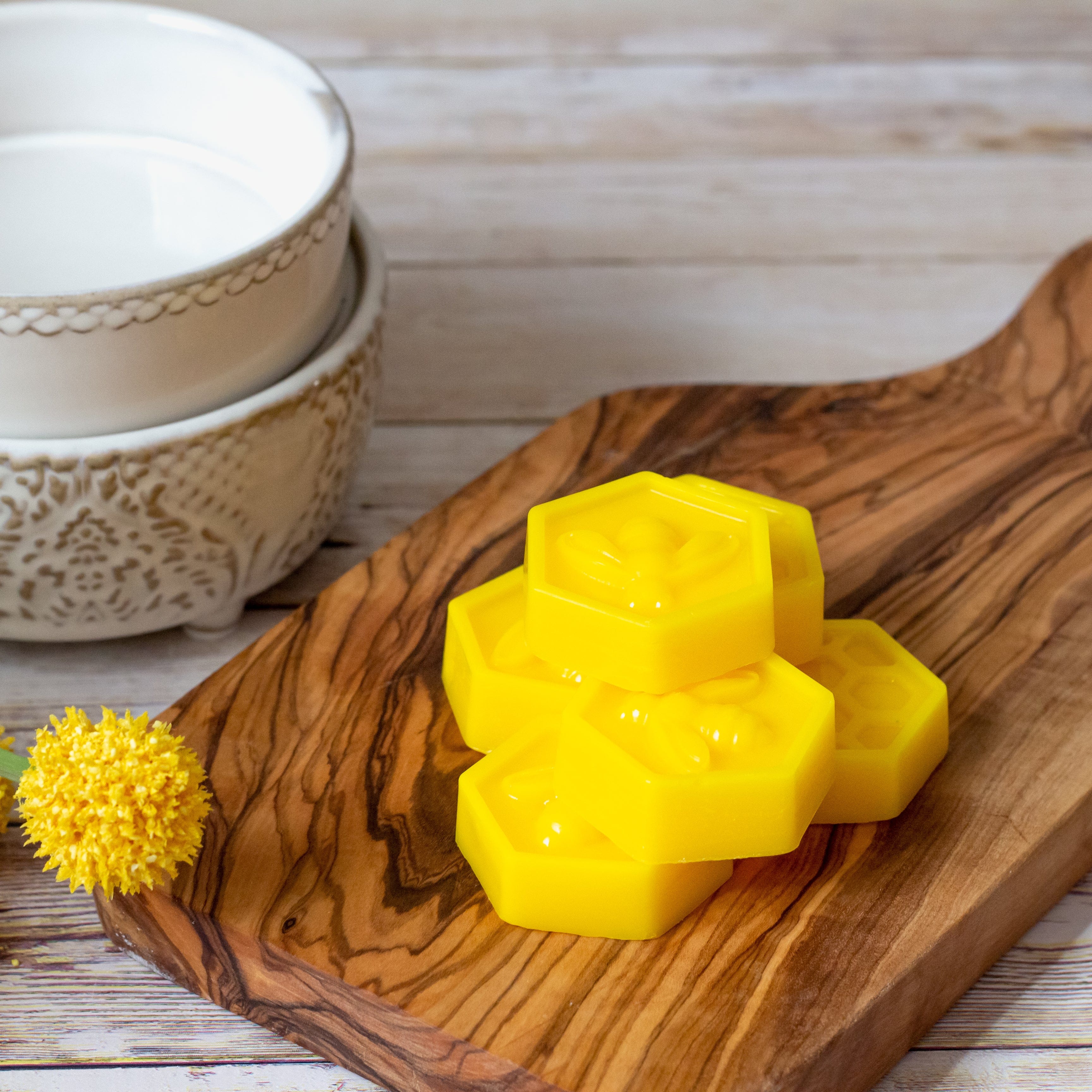 Honeysuckle Jasmine Ginger Honeycomb Wax Melts Summer Day