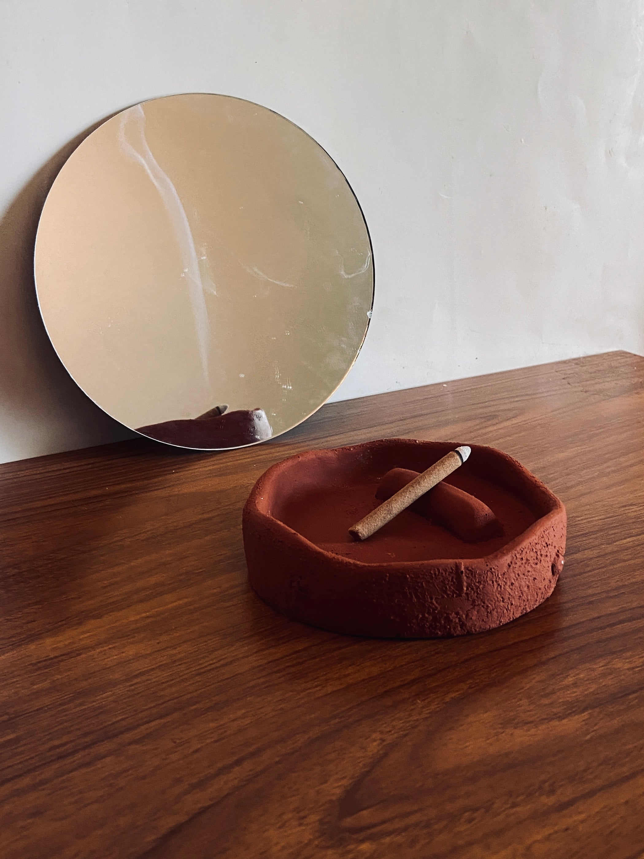 Anwụ̀rụ̀ Incense holder