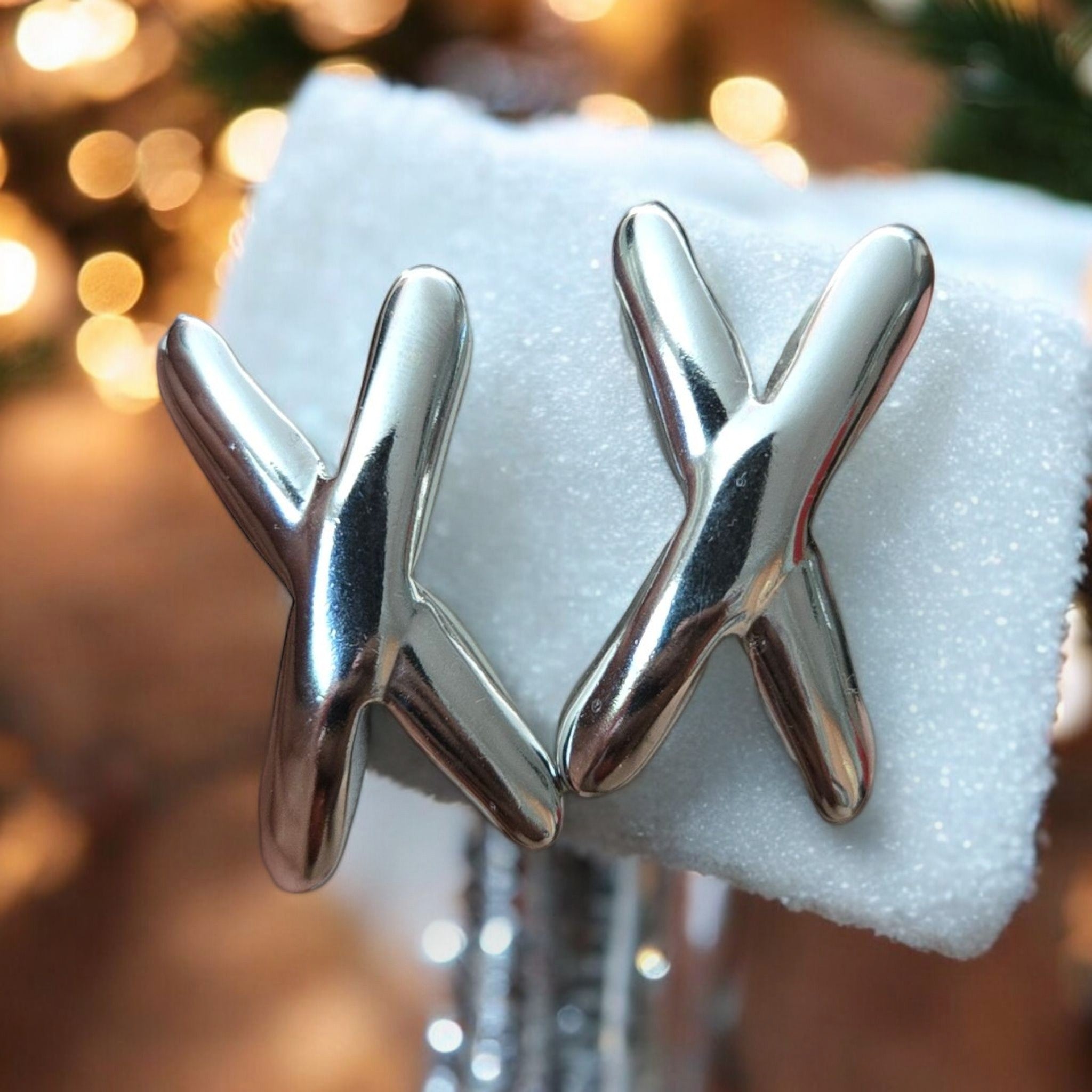 Beso "X" Stud Earrings