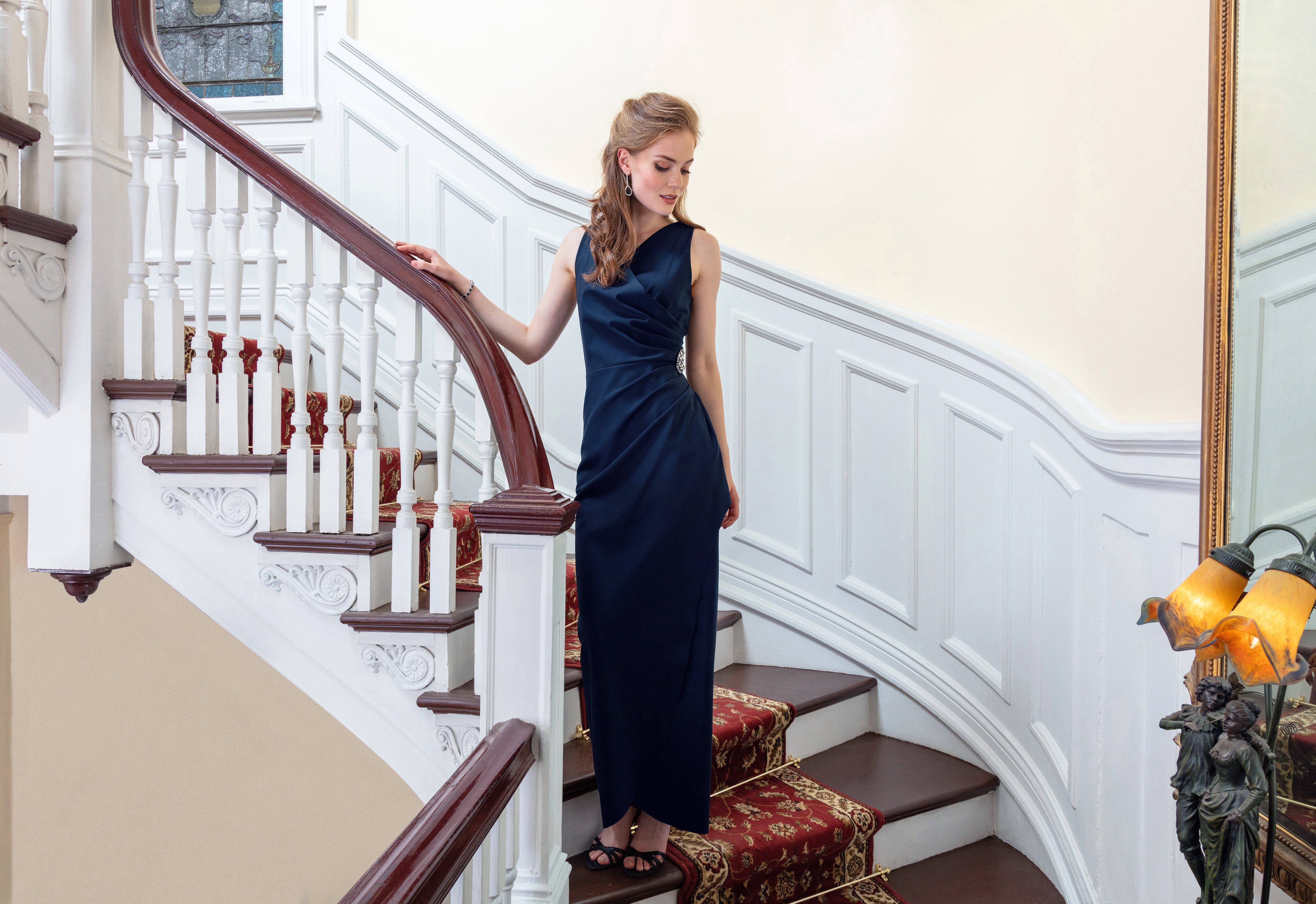 Petite Ava Sleeveless Contour Gown