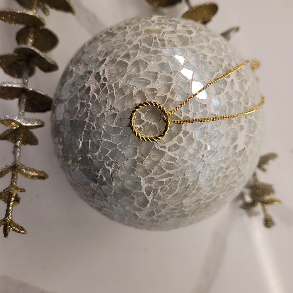 Cruller Circle Gold Necklace