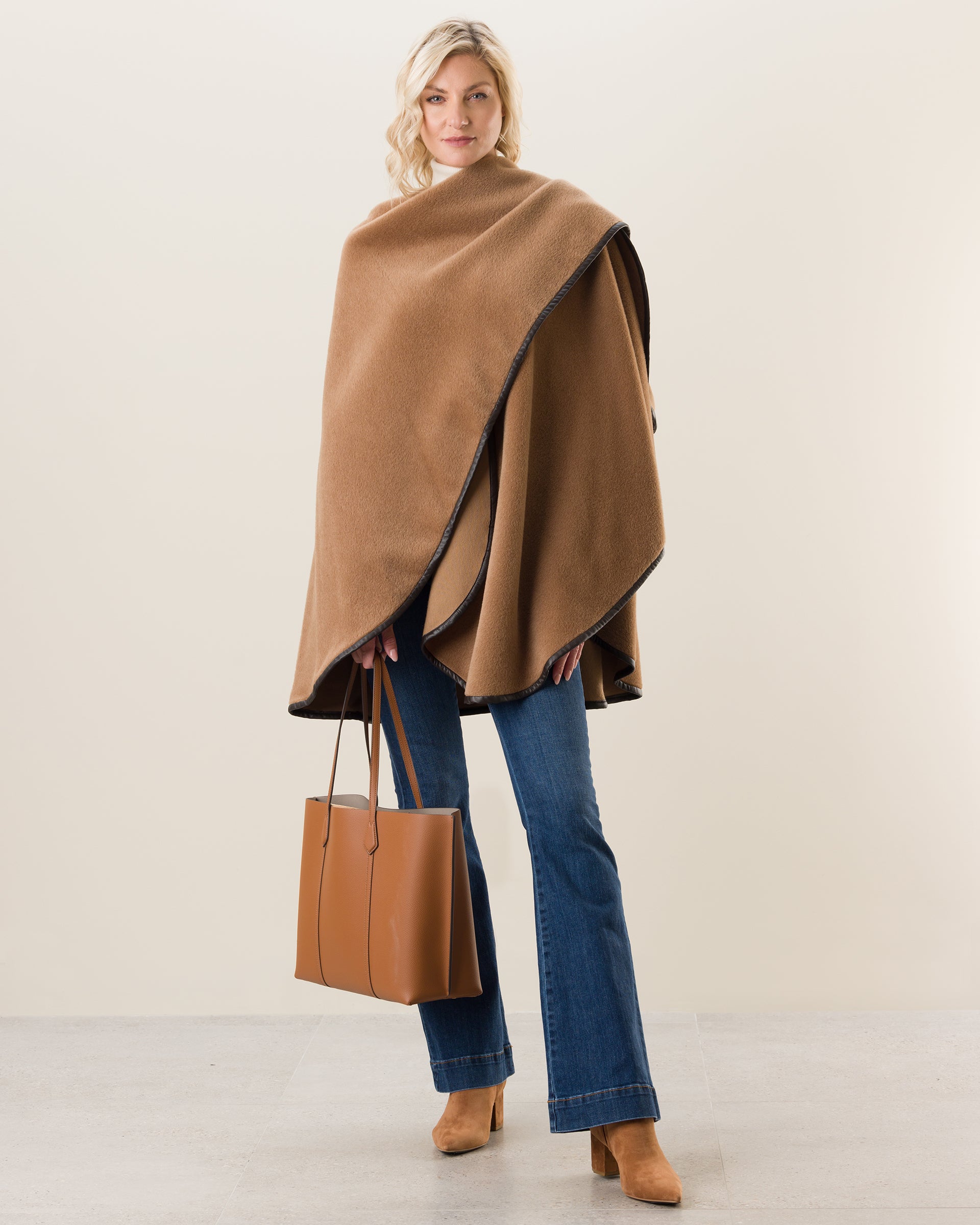 Arequipa Alpaca Cape