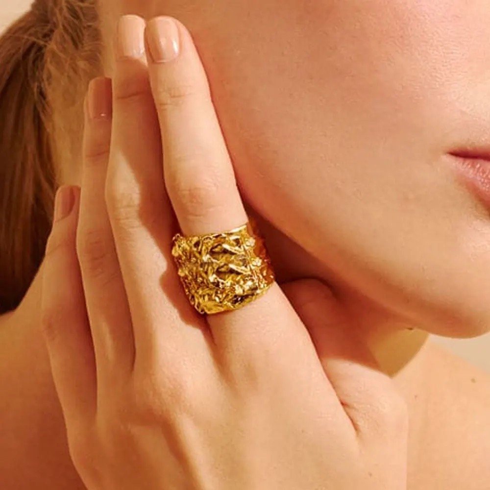 Hammered Cigar Ring