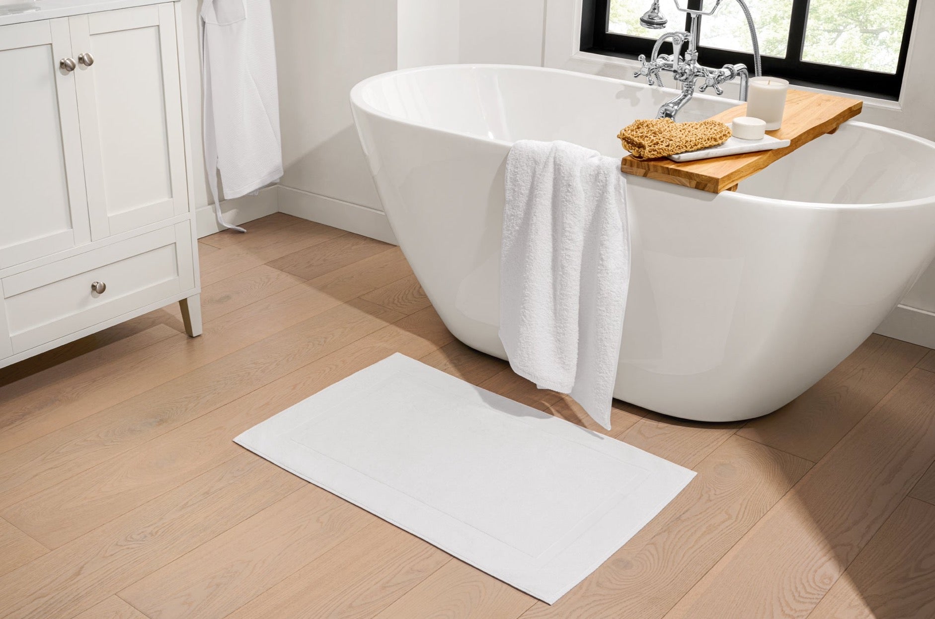 Single Border Bath Mat