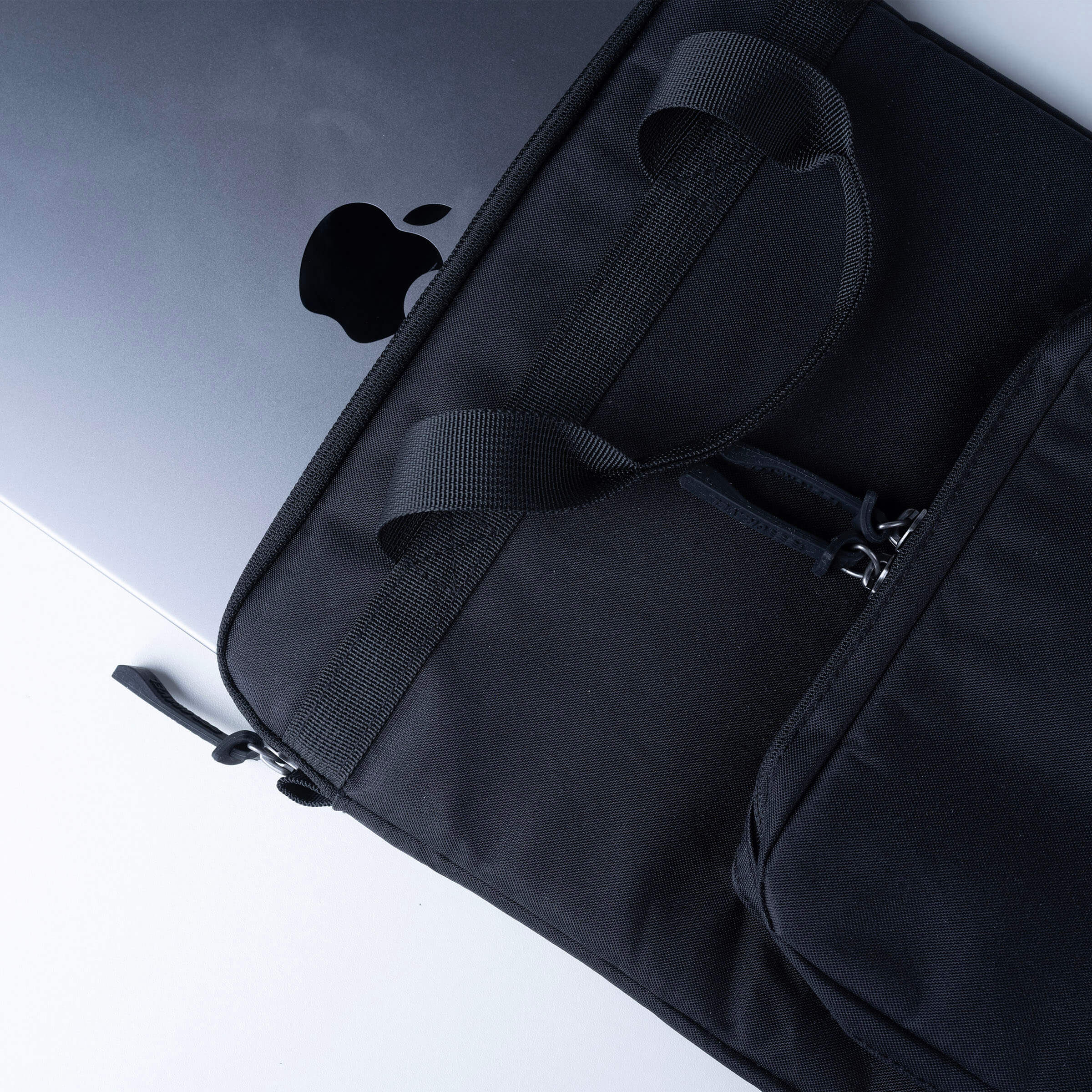 Laptop Case w/Pocket