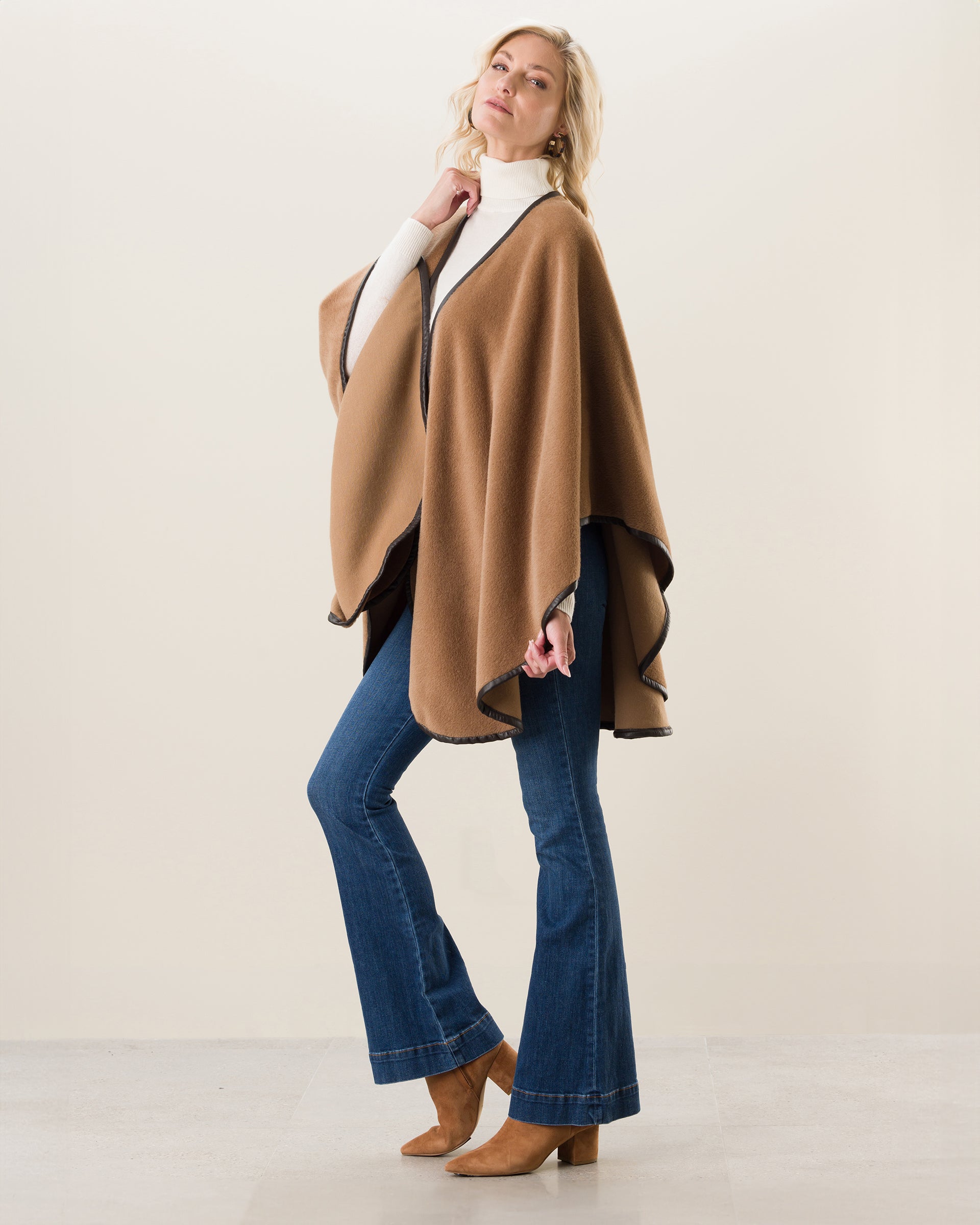 Arequipa Alpaca Cape